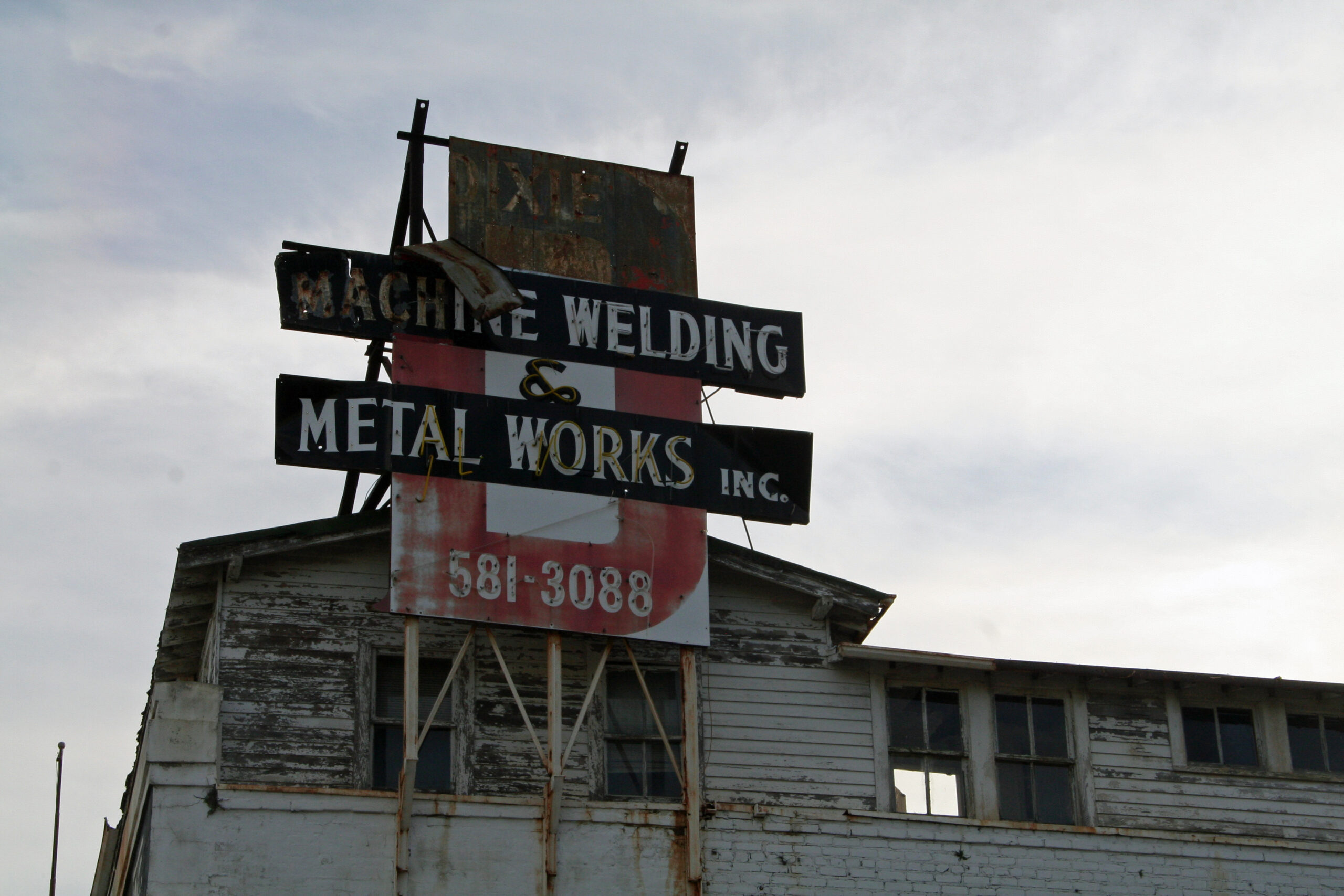 Metal workshop — metalworker case placeholder